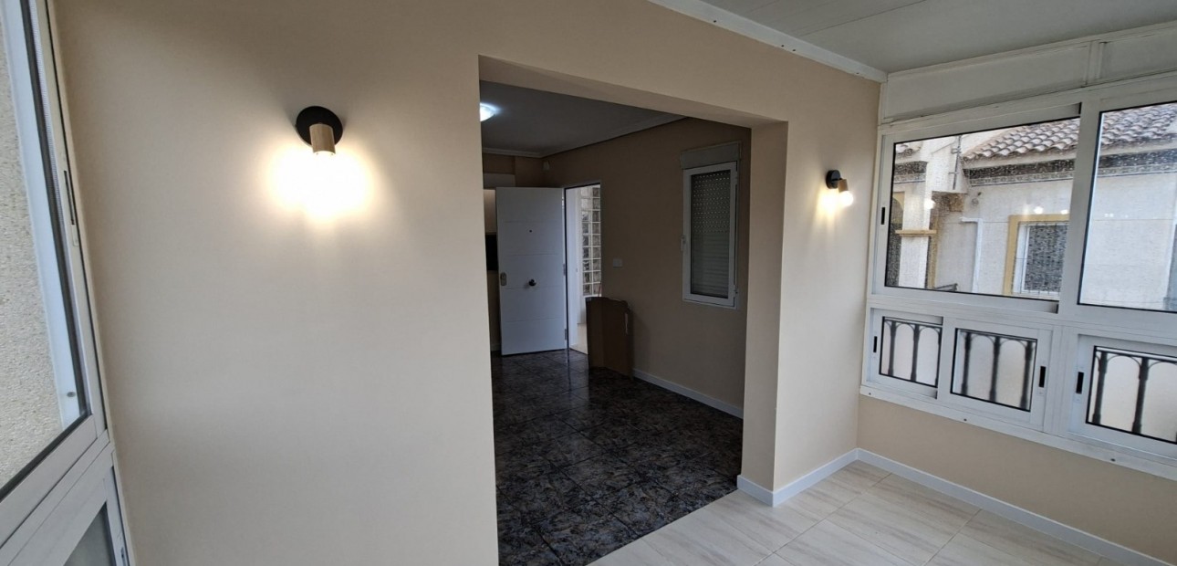 Herverkoop - Appartement / flat -
Orihuela Costa - Punta Prima