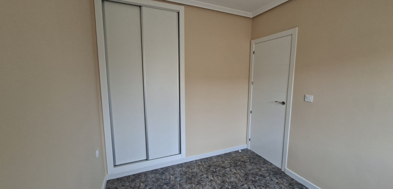 Herverkoop - Appartement / flat -
Orihuela Costa - Punta Prima