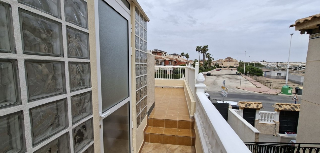 Herverkoop - Appartement / flat -
Orihuela Costa - Punta Prima