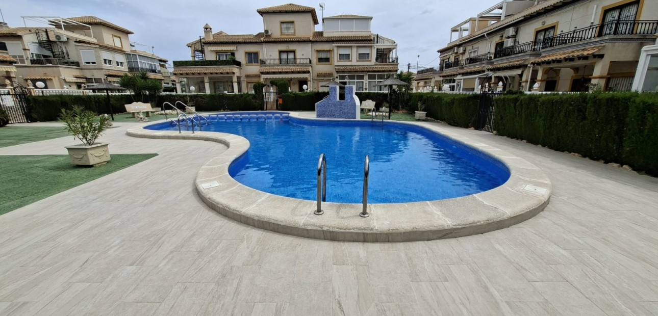 Herverkoop - Appartement / flat -
Orihuela Costa - Punta Prima