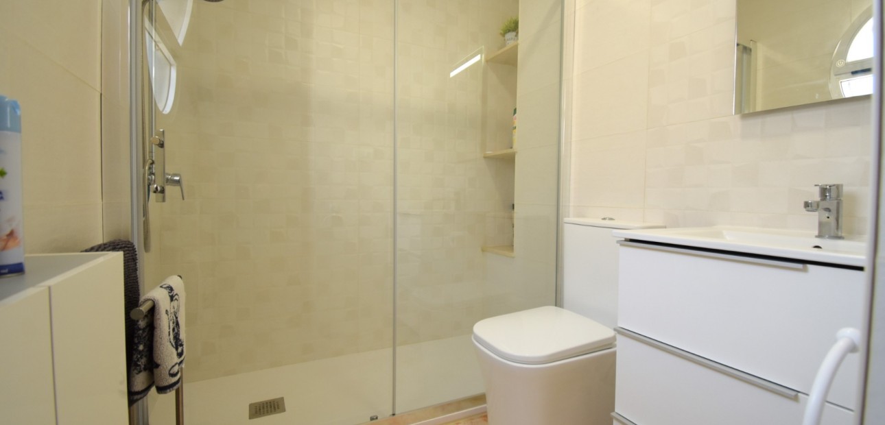Herverkoop - Quad Villa -
Orihuela Costa - Playa Flamenca