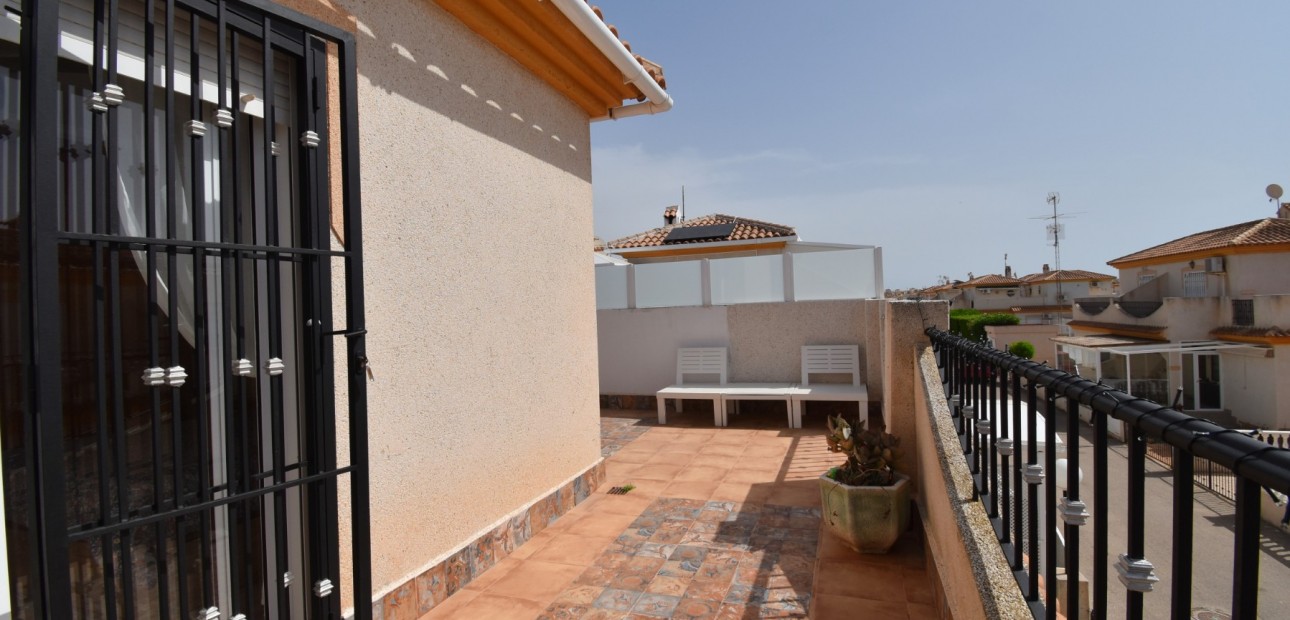 Herverkoop - Quad Villa -
Orihuela Costa - Playa Flamenca