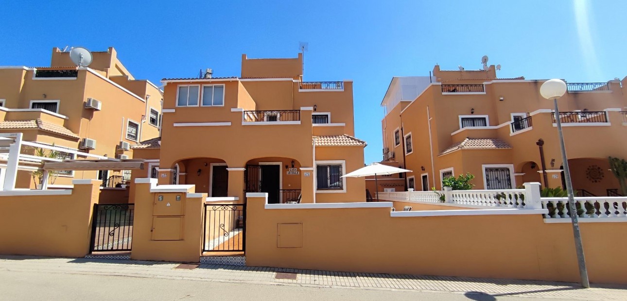 Herverkoop - Terraced house -
Orihuela Costa - La Florida