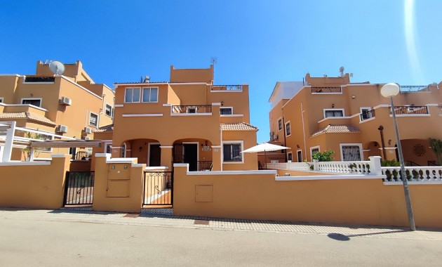Herverkoop - Terraced house -
Orihuela Costa - La Florida