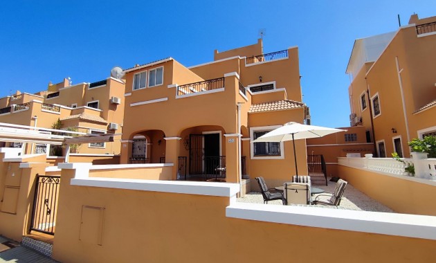 Herverkoop - Terraced house -
Orihuela Costa - La Florida