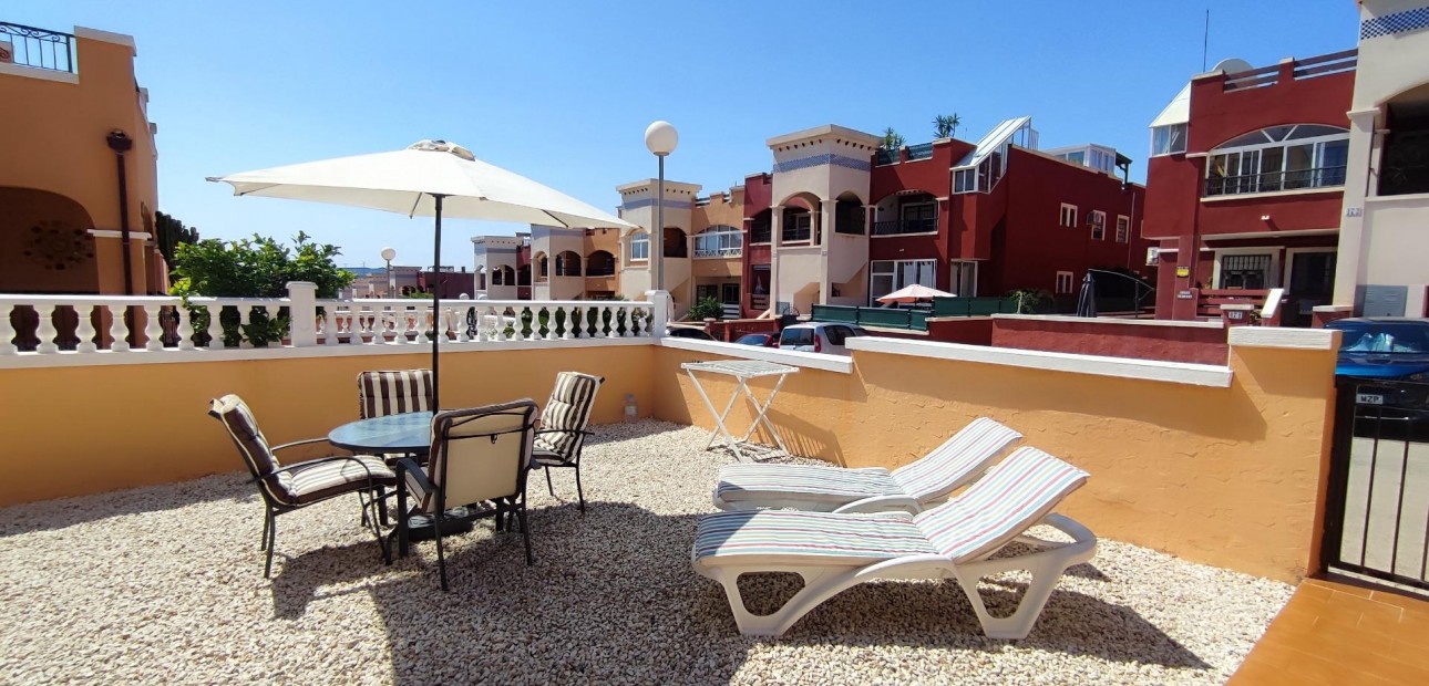 Herverkoop - Terraced house -
Orihuela Costa - La Florida