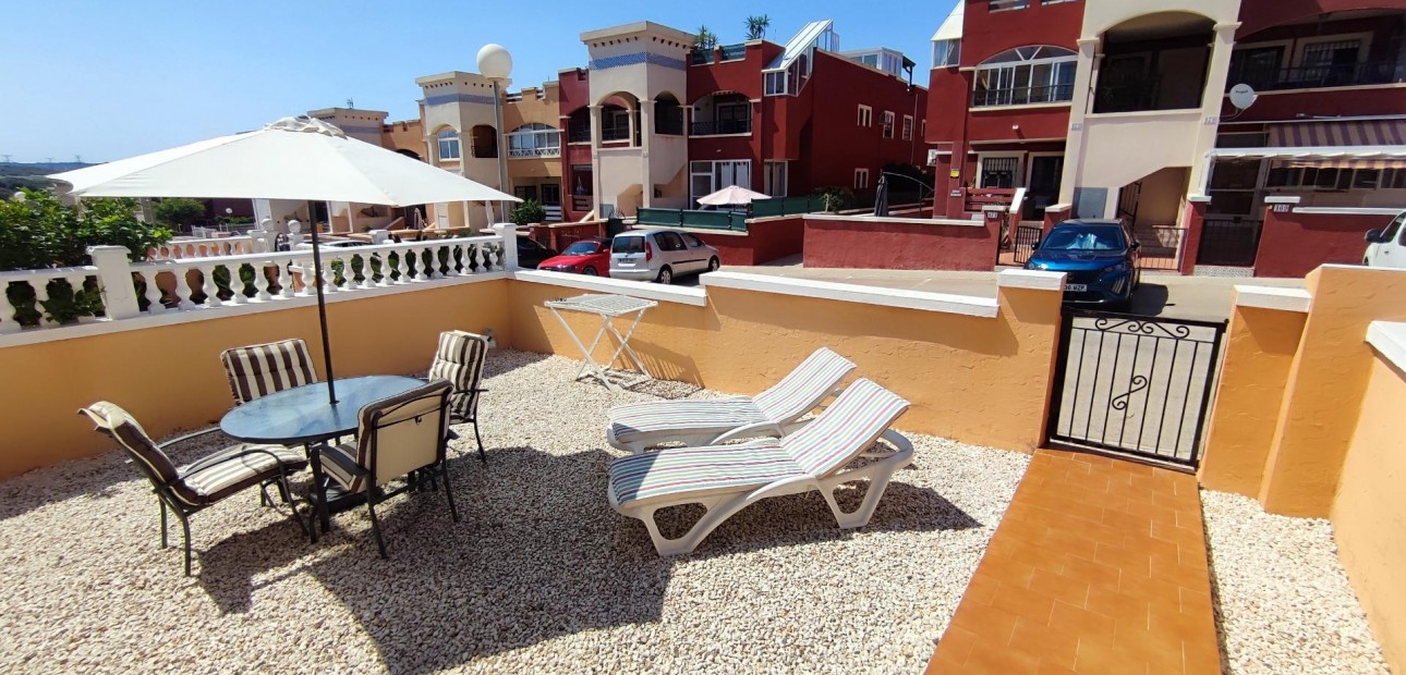 Herverkoop - Terraced house -
Orihuela Costa - La Florida