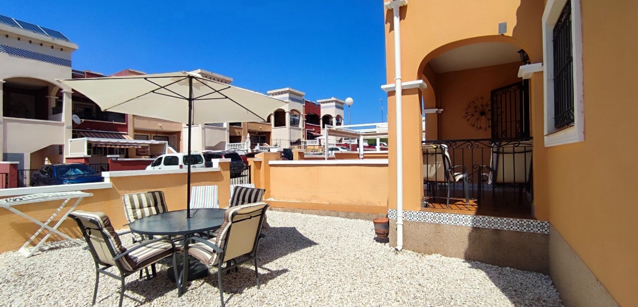 Herverkoop - Terraced house -
Orihuela Costa - La Florida