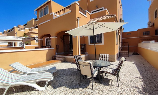 Herverkoop - Terraced house -
Orihuela Costa - La Florida