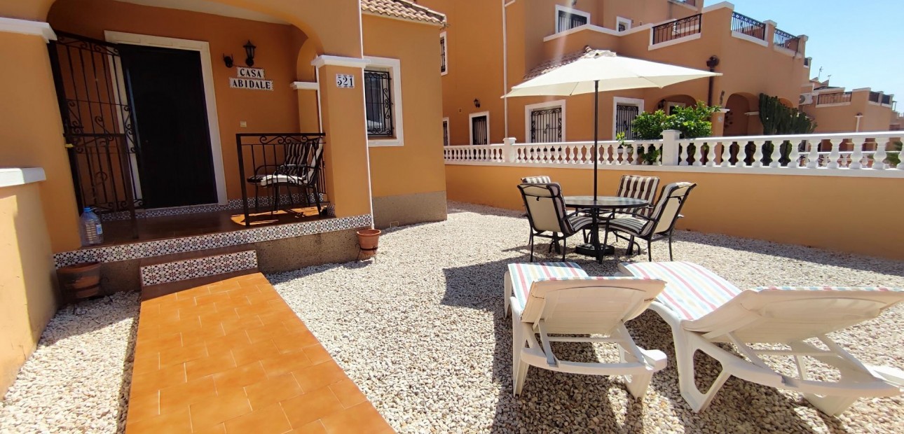 Herverkoop - Terraced house -
Orihuela Costa - La Florida