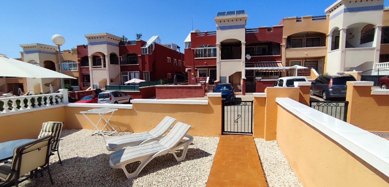 Herverkoop - Terraced house -
Orihuela Costa - La Florida