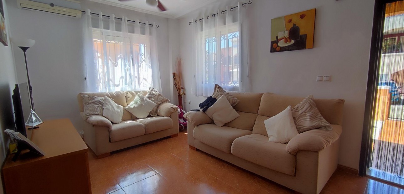 Herverkoop - Terraced house -
Orihuela Costa - La Florida