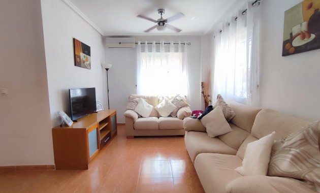 Herverkoop - Terraced house -
Orihuela Costa - La Florida