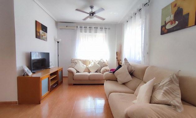 Herverkoop - Terraced house -
Orihuela Costa - La Florida