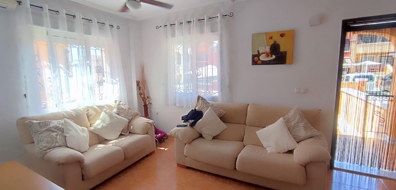 Herverkoop - Terraced house -
Orihuela Costa - La Florida
