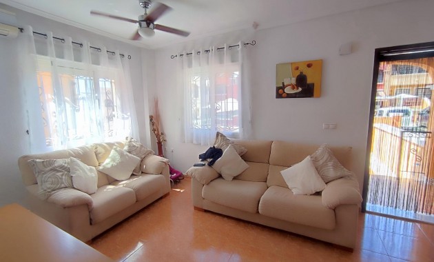 Herverkoop - Terraced house -
Orihuela Costa - La Florida