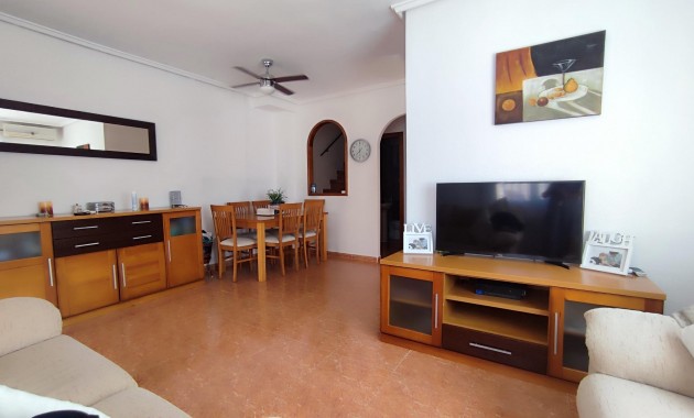 Herverkoop - Terraced house -
Orihuela Costa - La Florida