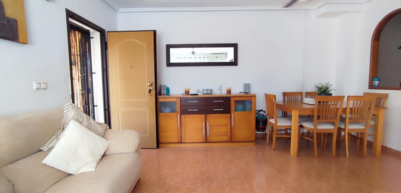 Herverkoop - Terraced house -
Orihuela Costa - La Florida