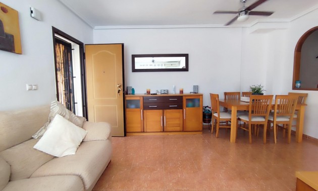 Herverkoop - Terraced house -
Orihuela Costa - La Florida