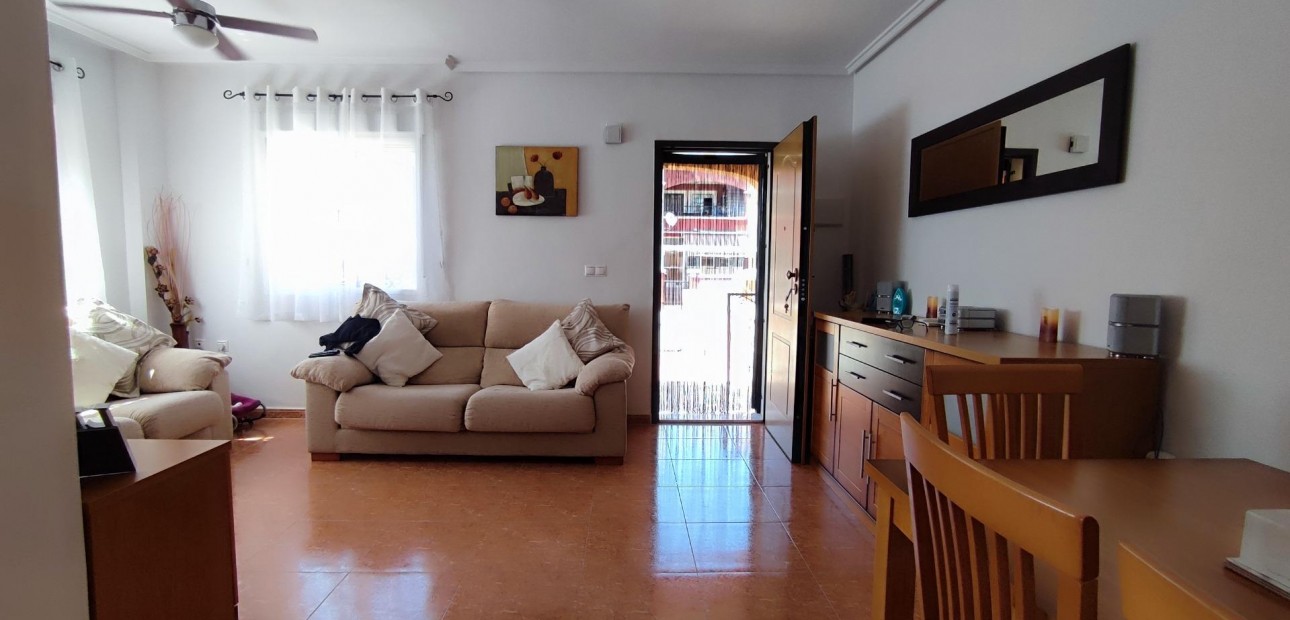 Herverkoop - Terraced house -
Orihuela Costa - La Florida