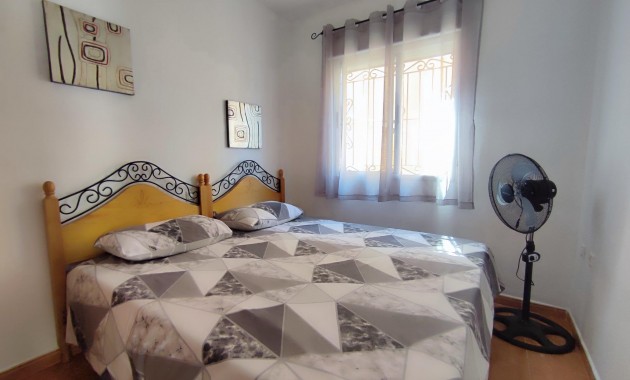 Herverkoop - Terraced house -
Orihuela Costa - La Florida