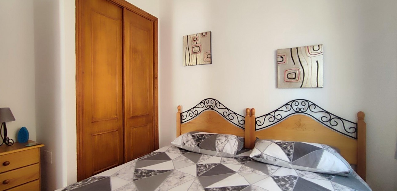 Herverkoop - Terraced house -
Orihuela Costa - La Florida
