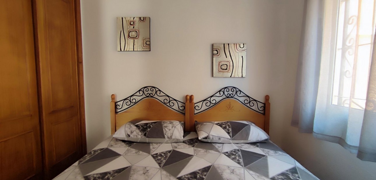 Herverkoop - Terraced house -
Orihuela Costa - La Florida
