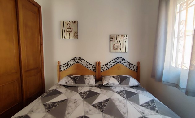 Herverkoop - Terraced house -
Orihuela Costa - La Florida
