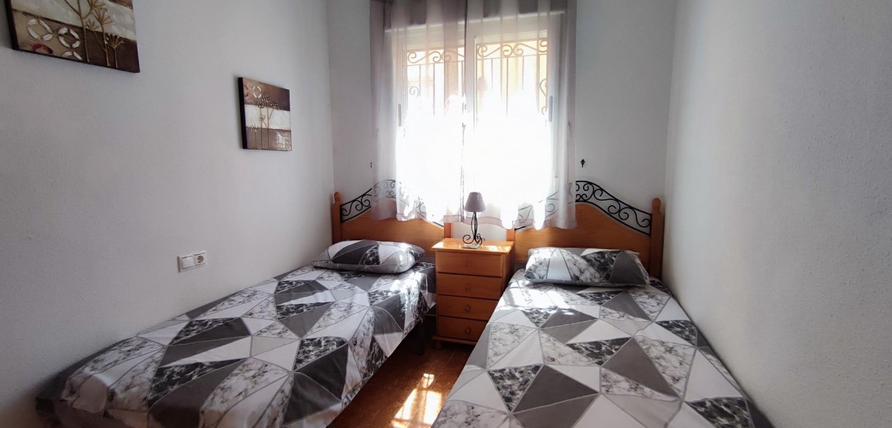 Herverkoop - Terraced house -
Orihuela Costa - La Florida