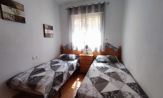 Herverkoop - Terraced house -
Orihuela Costa - La Florida