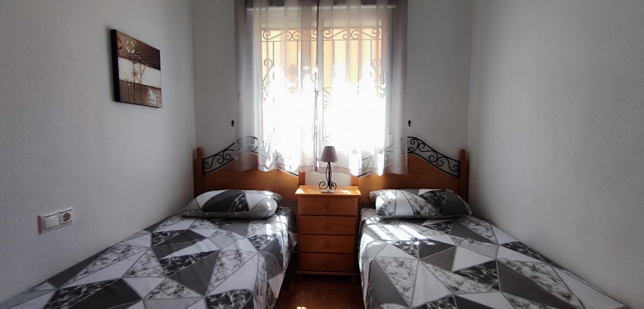 Herverkoop - Terraced house -
Orihuela Costa - La Florida