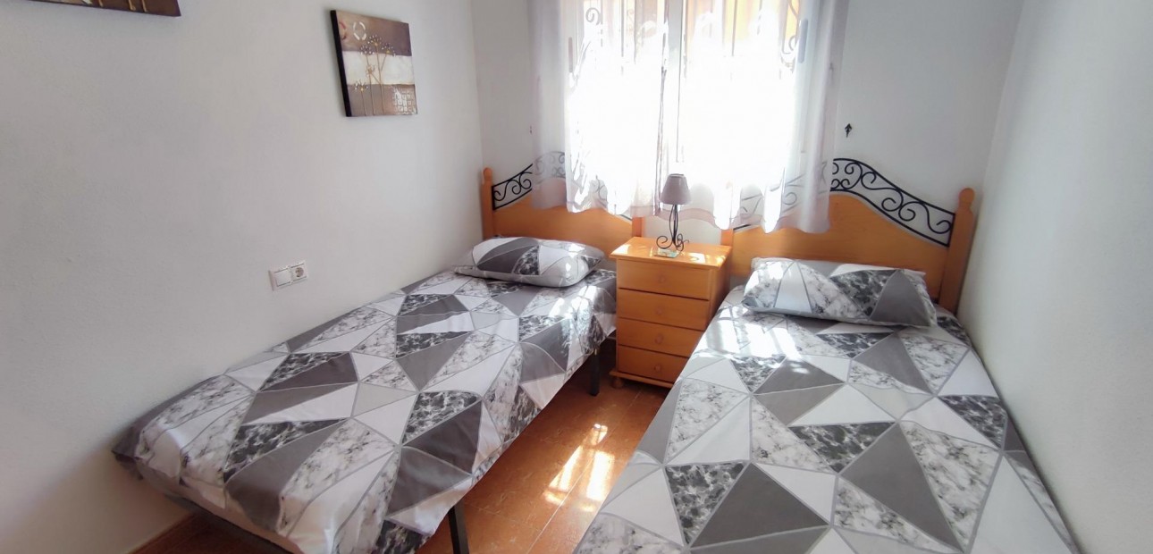 Herverkoop - Terraced house -
Orihuela Costa - La Florida