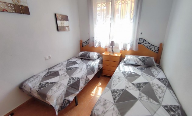 Herverkoop - Terraced house -
Orihuela Costa - La Florida
