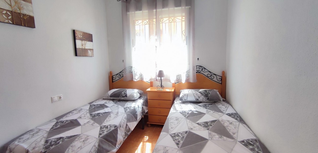 Herverkoop - Terraced house -
Orihuela Costa - La Florida