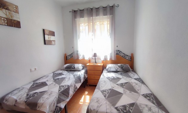 Herverkoop - Terraced house -
Orihuela Costa - La Florida