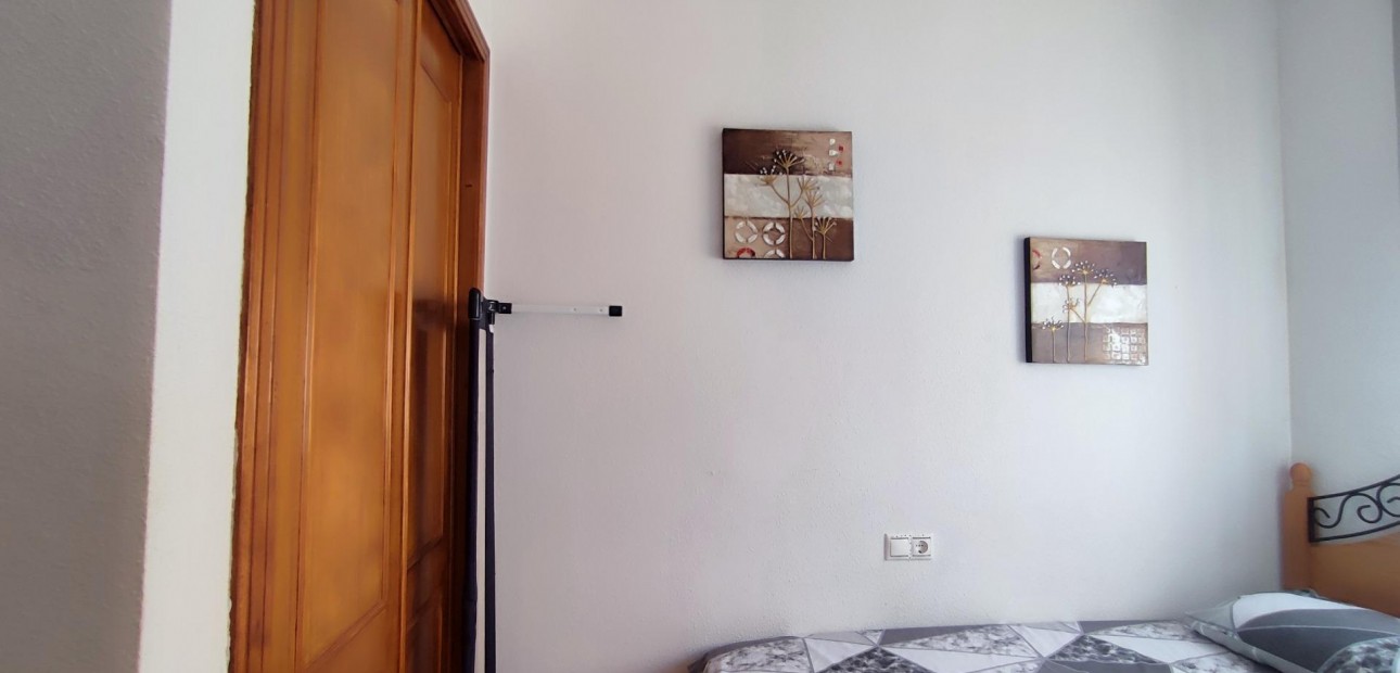 Herverkoop - Terraced house -
Orihuela Costa - La Florida
