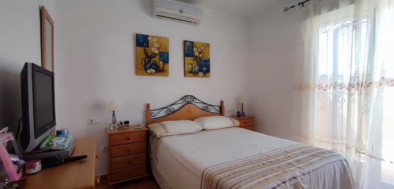 Herverkoop - Terraced house -
Orihuela Costa - La Florida