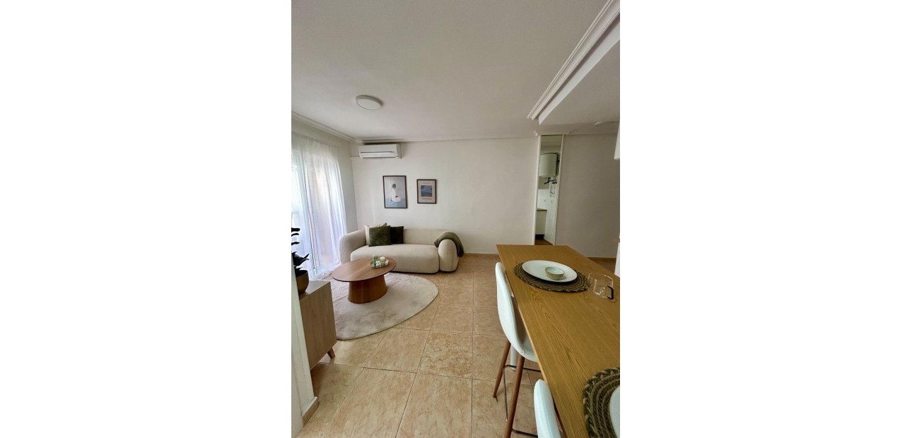 Herverkoop - Appartement / flat -
Torrevieja - Centro