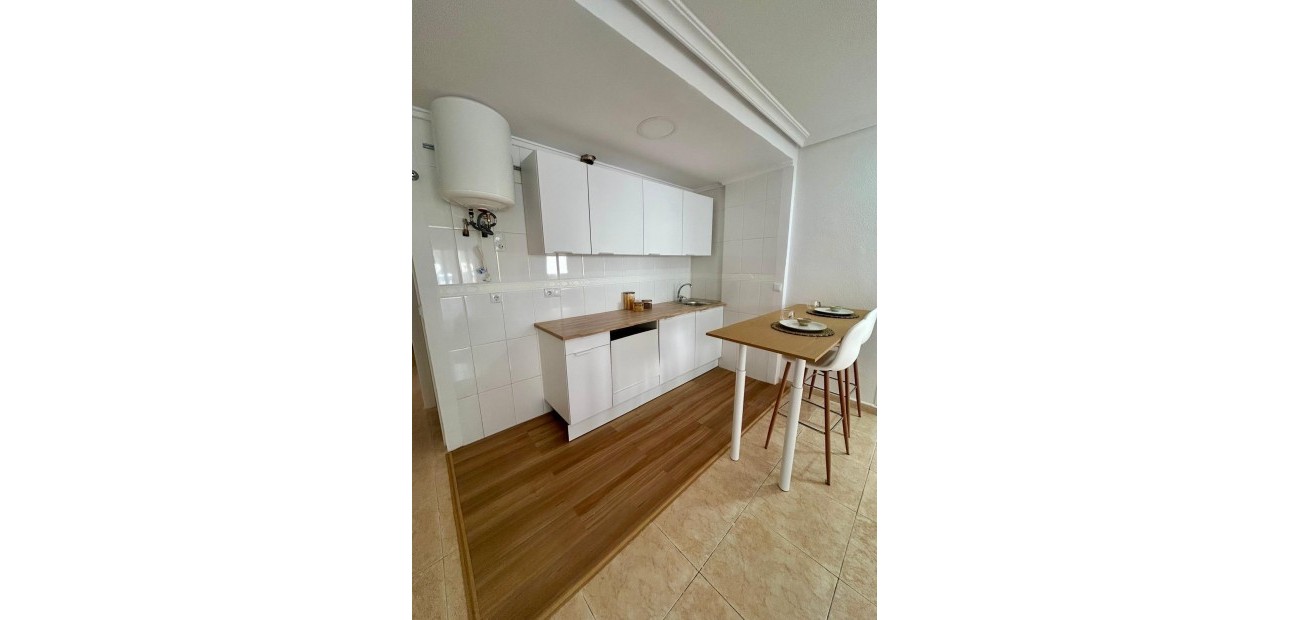 Herverkoop - Appartement / flat -
Torrevieja - Centro