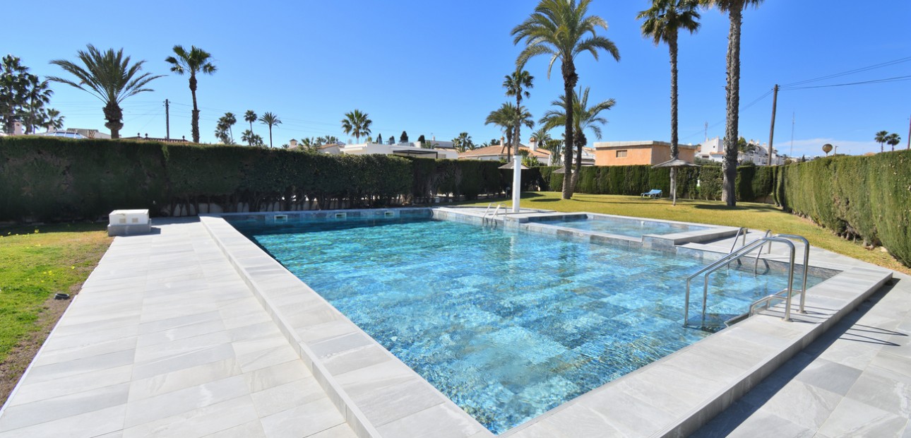 Venta - Apartamento / piso -
Orihuela Costa - Playa Flamenca
