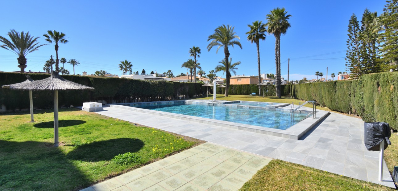 Venta - Apartamento / piso -
Orihuela Costa - Playa Flamenca