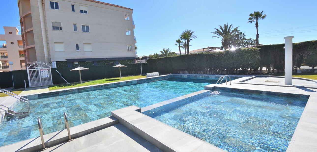 Venta - Apartamento / piso -
Orihuela Costa - Playa Flamenca