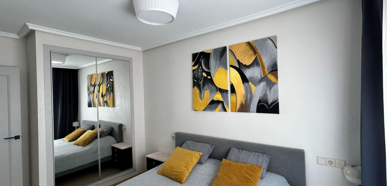 Herverkoop - Appartement / flat -
Torrevieja - Centro