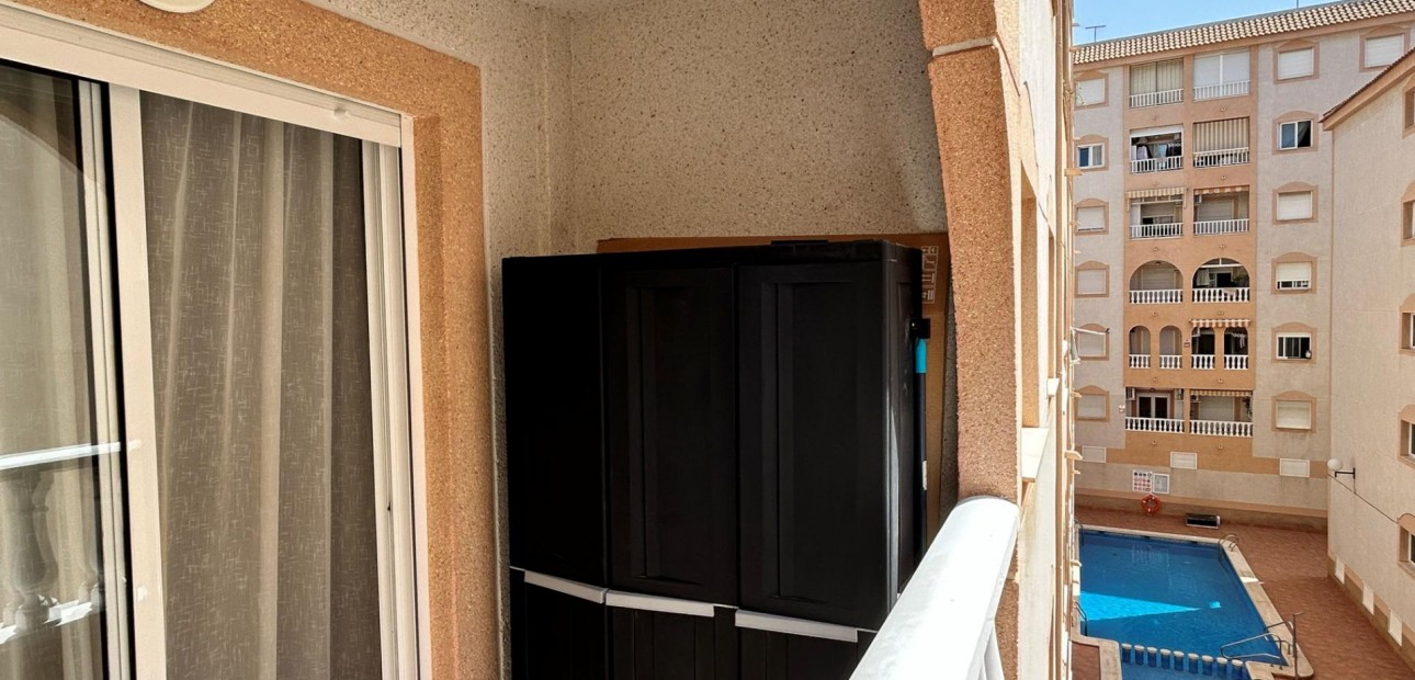 Herverkoop - Appartement / flat -
Torrevieja - Centro