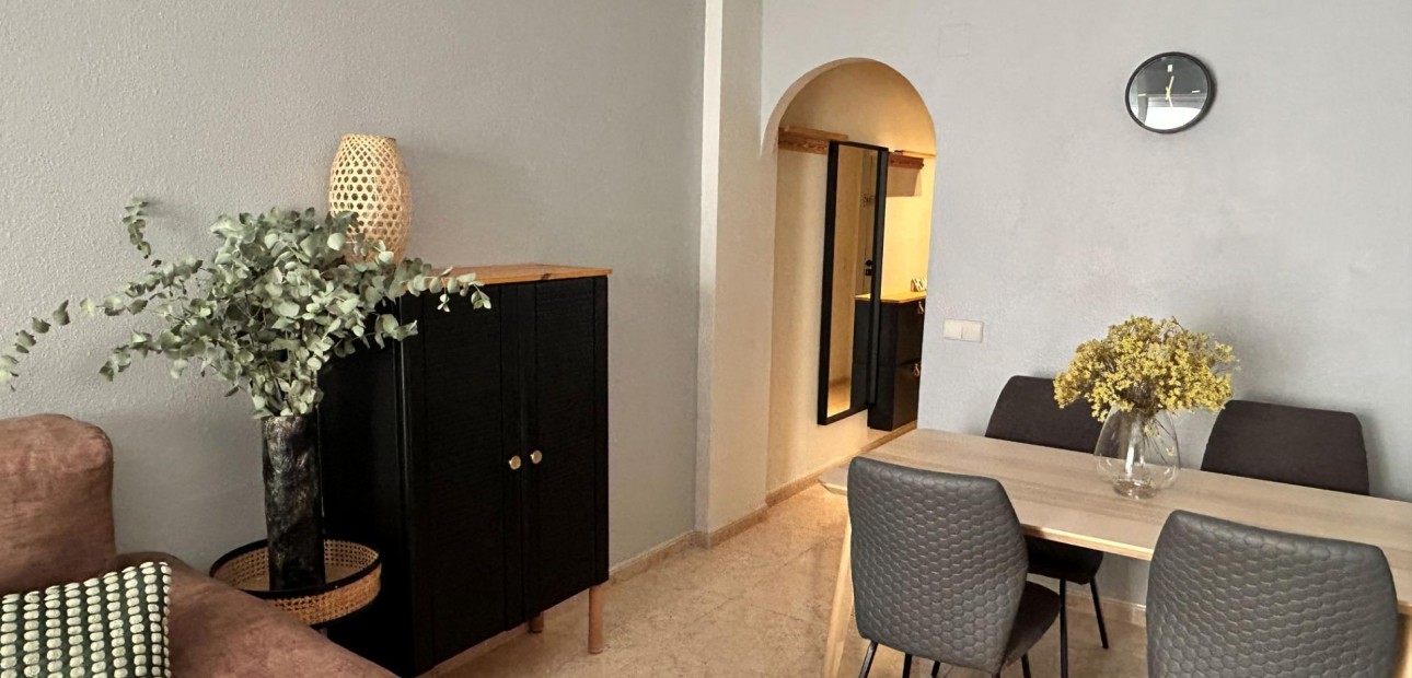 Herverkoop - Appartement / flat -
Torrevieja - Centro