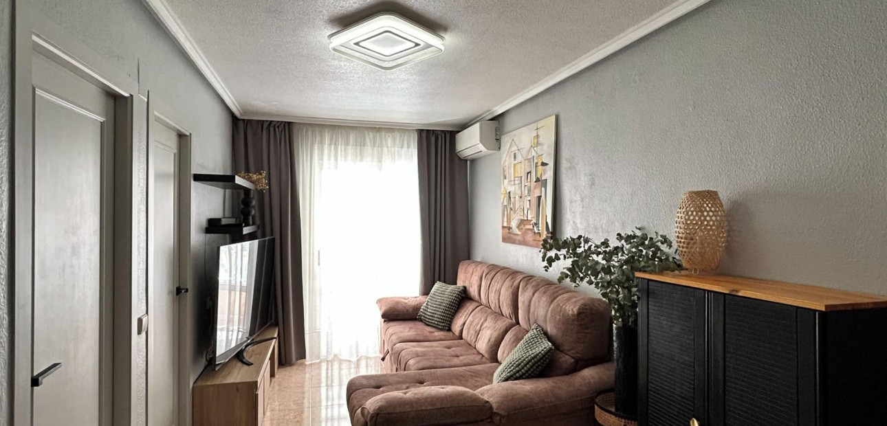 Herverkoop - Appartement / flat -
Torrevieja - Centro