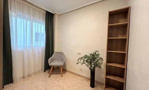 Herverkoop - Appartement / flat -
Torrevieja - Centro