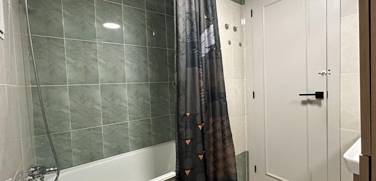 Herverkoop - Appartement / flat -
Torrevieja - Centro