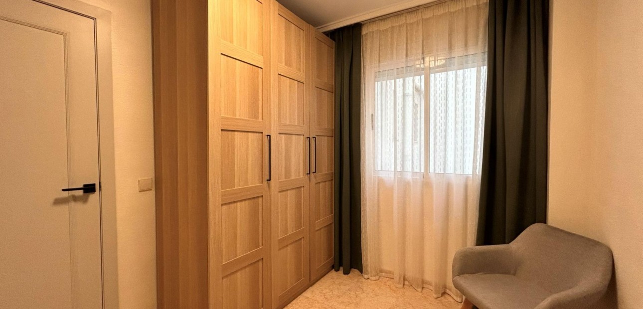 Herverkoop - Appartement / flat -
Torrevieja - Centro