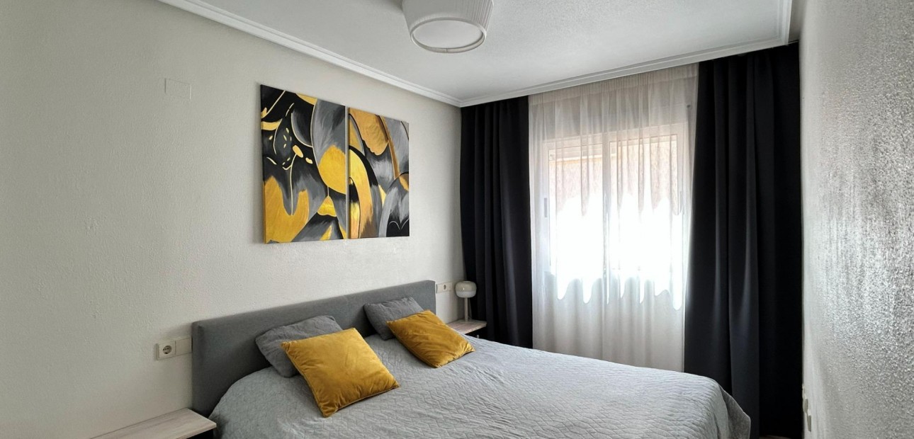 Herverkoop - Appartement / flat -
Torrevieja - Centro